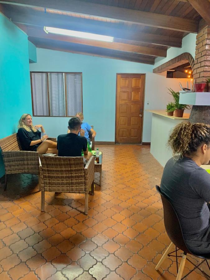 Global House Cr Hostel Backpackers Alajuela Habitacion Compartida 2 Camas Por Habitacion المظهر الخارجي الصورة
