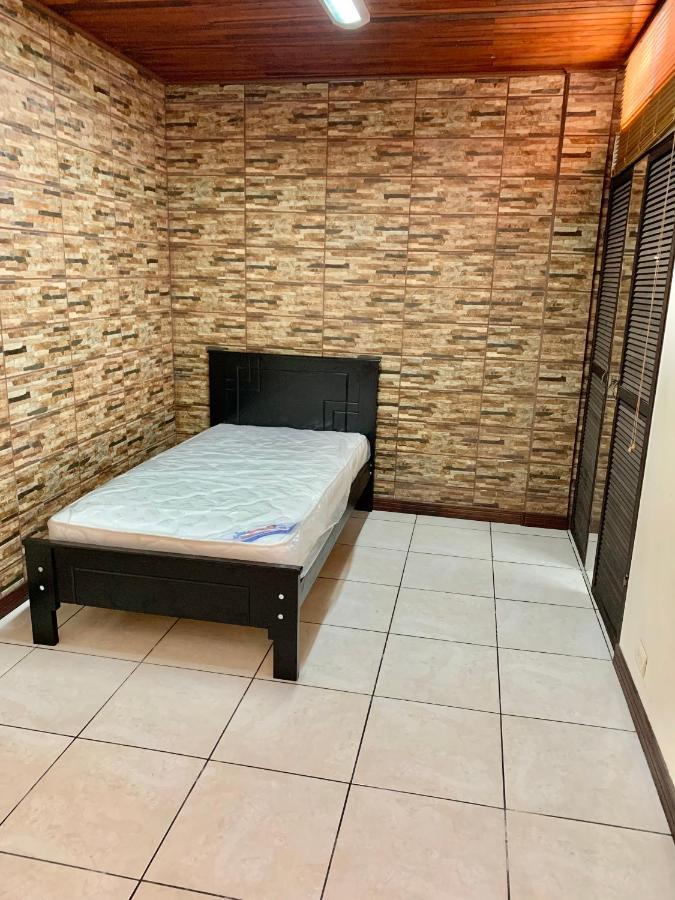 Global House Cr Hostel Backpackers Alajuela Habitacion Compartida 2 Camas Por Habitacion المظهر الخارجي الصورة
